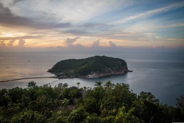 เกาะพะงัน จังหวัดสุราษฎร์ธานี