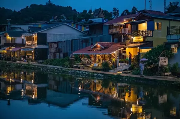 ความสวยงามของบ้านริมน้ำ บ้านอีต่อง เหมืองปิล็อก 