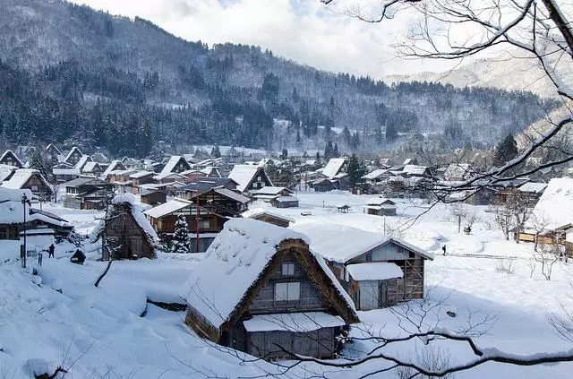หน้าหนาวประเทศญี่ปุ่นที่หมู่บ้านชิราคาวาโกะ