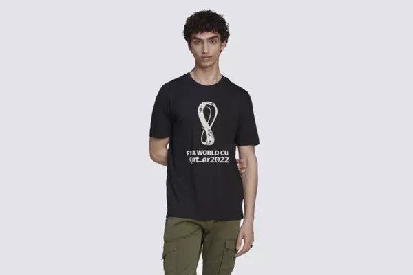 เสื้อยืดสีดำสกรีนลาย FIFA World Cup 2022