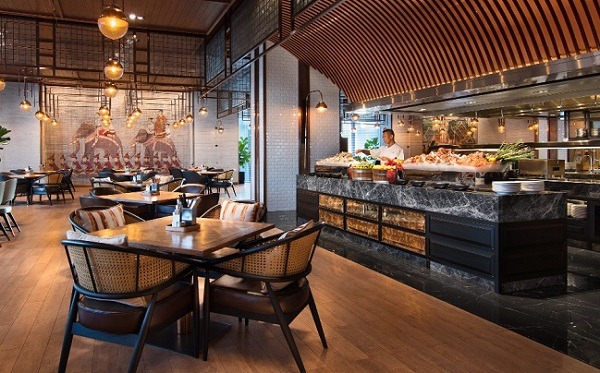 สมาชิกบัตรเครดิต KTC รับส่วนลด 20% สำหรับบุฟเฟ่ต์มื้อกลางวันโรงแรม Bangkok Marriott Hotel The Surawongse