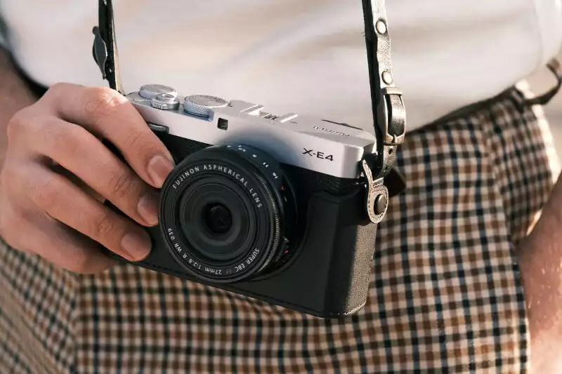 Fujifilm X-E4 กล้องถ่ายรูปดีไซน์วินเทจ