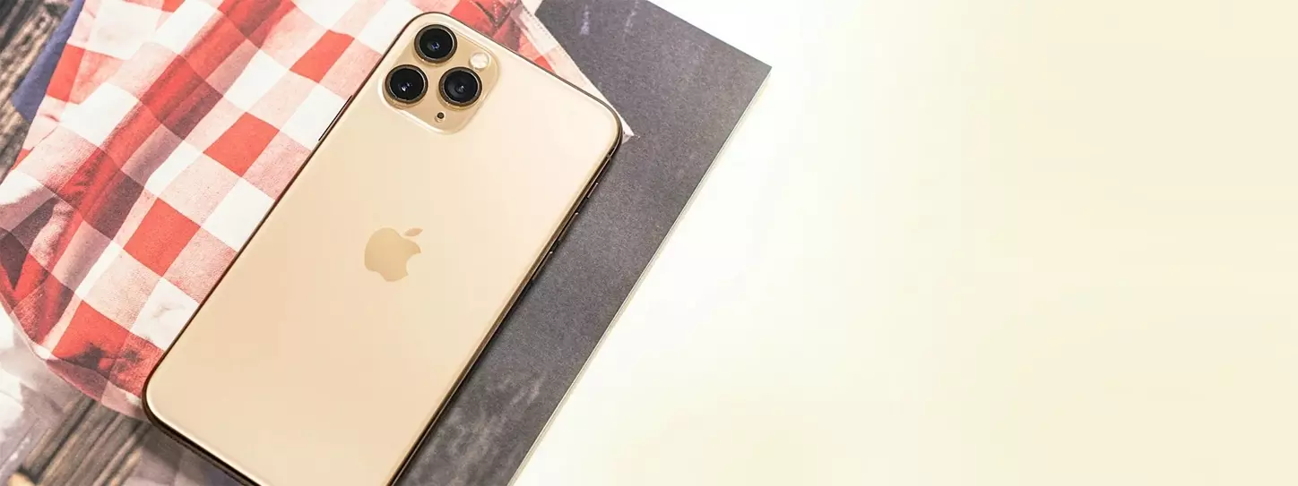 ภาพเรนเดอร์ตัวเครื่อง iPhone 14 Pro สีทอง