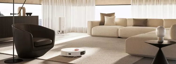 Xiaomi Robot Vacuum X10+ วางอยู่บนพื้นบ้าน 