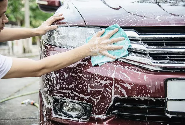 ล้างทำความสะอาดรถยนต์