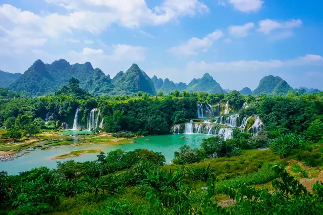 น้ำตกที่สวยงามในเวียดนาม