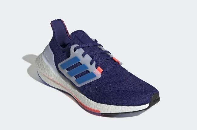 รองเท้าวิ่ง Adidas Ultraboost 22