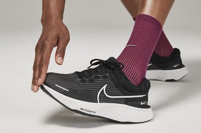 รองเท้าวิ่ง Nike ZoomX Invincible Run 2