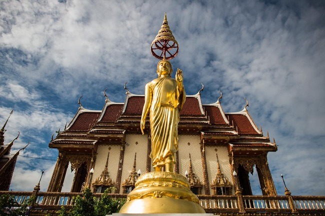 พระพุทธรูปภายในวัดบ้านไร่ จังหวัดนครราชสีมา