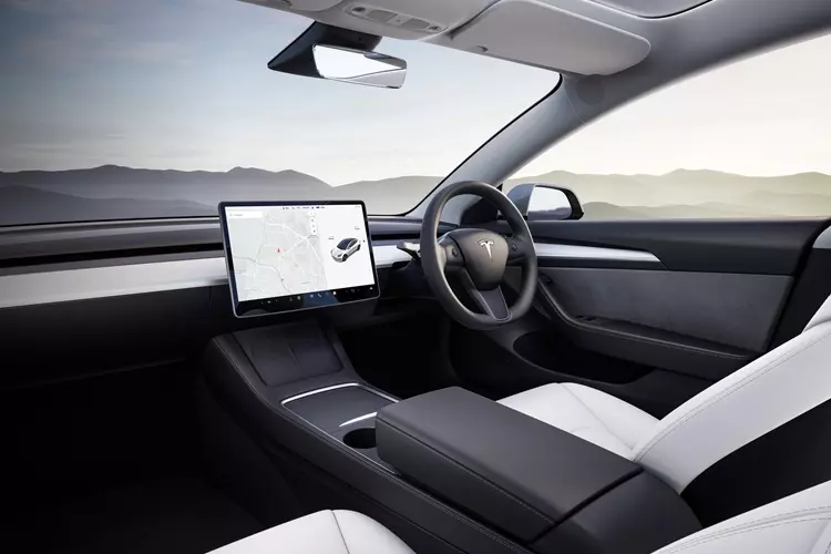พื้นที่ภายใน Tesla Model 3 
