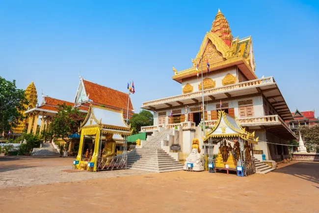 วัดอุณาโลม