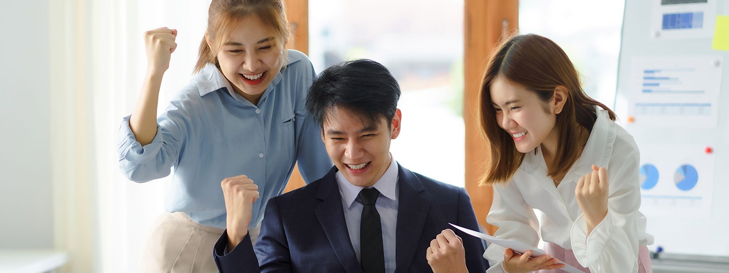 คนกำลังดีใจ