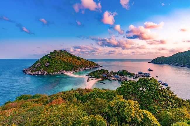 ทะเลแหวกเกาะนางยวน