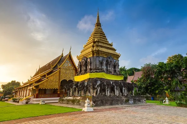 พระเจดีย์ 2 แบบที่วัดเชียงมั่น