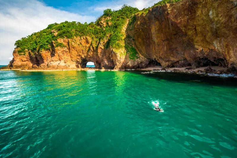ดําน้ํา เกาะ ทะลุ ประจวบ