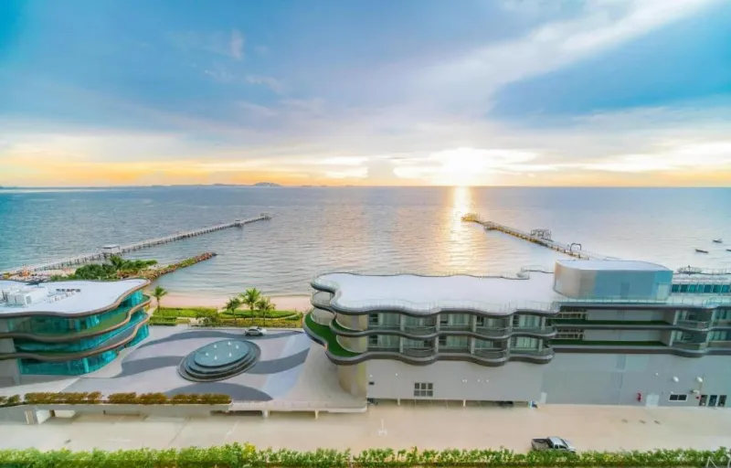โรงแรมซิมโฟนี ออฟ เดอะซี (Symphony of The Sea Hotel)