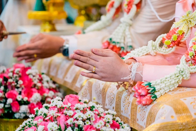 พิธีหลั่งน้ำพระพุทธมนต์