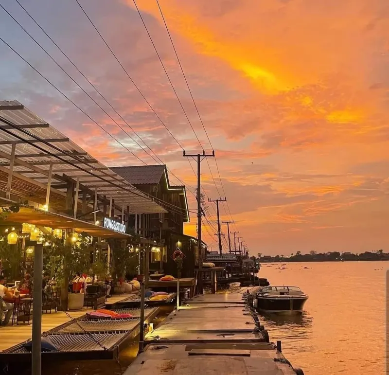 คาเฟ่ริมแม่น้ำเจ้าพระยา วิวสวย
