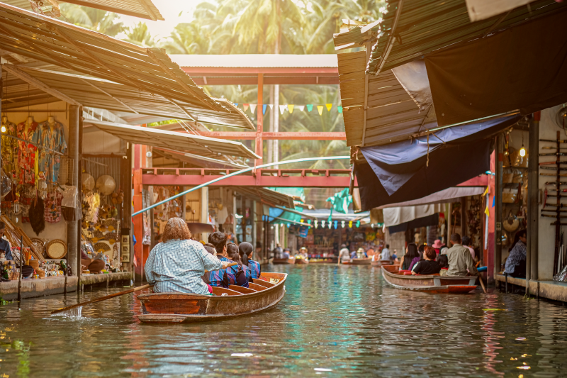 เที่ยวสงกรานต์ 2568 ที่ตลาดน้ำอัมพวา
