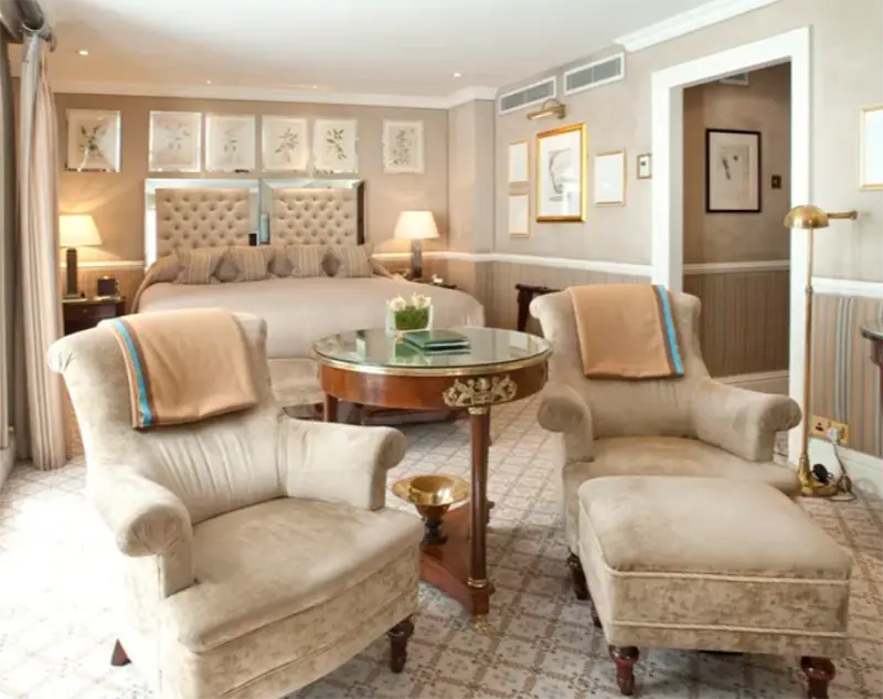 โรงแรมหรูในลอนดอน The Milestone Hotel and Residences