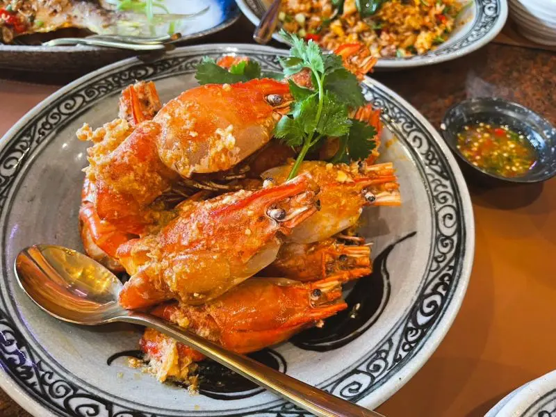ร้านอาหารบรรทัดทอง Lobster City