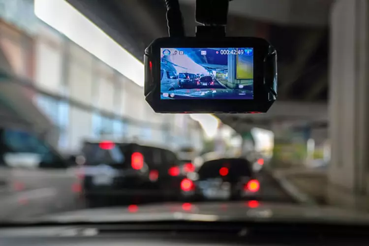 กล้องติดรถยนต์ไอเทมช่วยป้องกันปัญหาต่าง ๆ บนท้องถนน 