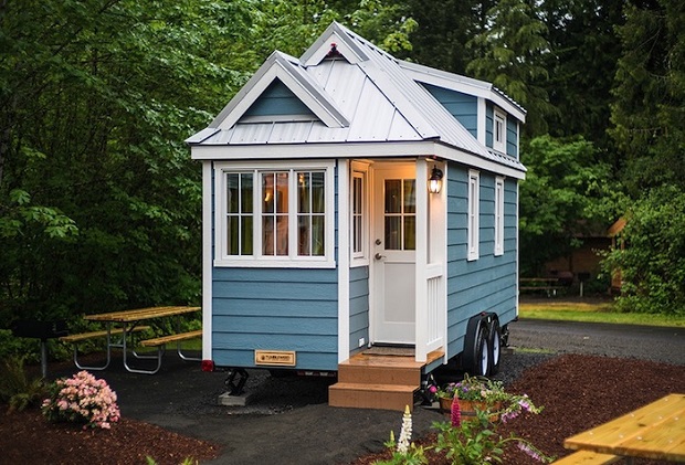 Tiny house ขนาดกะทัดรัดสีฟ้า