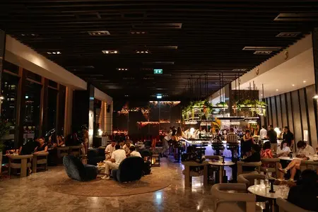 Rooftop Bar ที่ FLOOR/9 - SO/ Bangkok