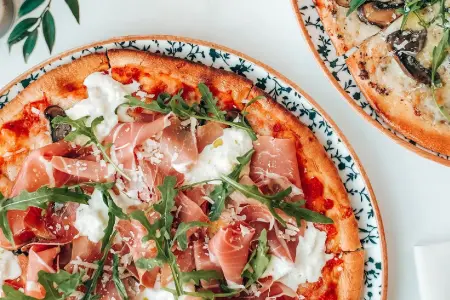 ห้องอาหารเมดิเตอร์เรเนียน Trattoria