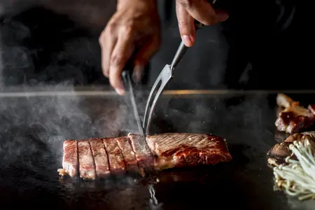 ห้องอาหารนามิ เทปปันยากิ สเต็กเฮ้าส์ (Nami Teppanyaki Steakhouse)