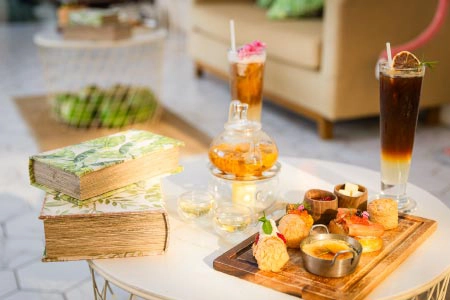 เจอนี่ คาเฟ่ แอนด์ บาร์ (Journey Café & Bar)