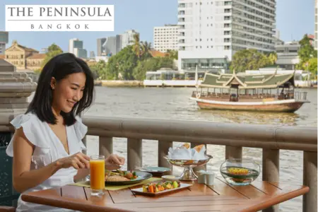 ห้องอาหารริมแม่น้ำ และล่องเรือสุดหรู โรงแรม เดอะ เพนนินซูลา กรุงเทพฯ