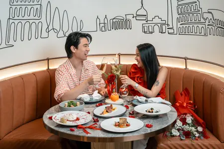 โรงแรม Renaissance Bangkok Ratchaprasong Hotel