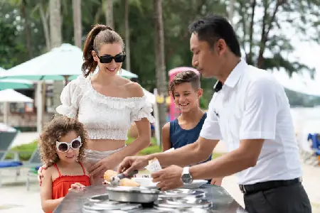 HAPPY FAMILY FUN