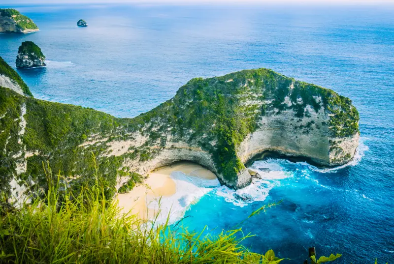 Kelingking Beach หรือ เกาะไดโนเสาร์