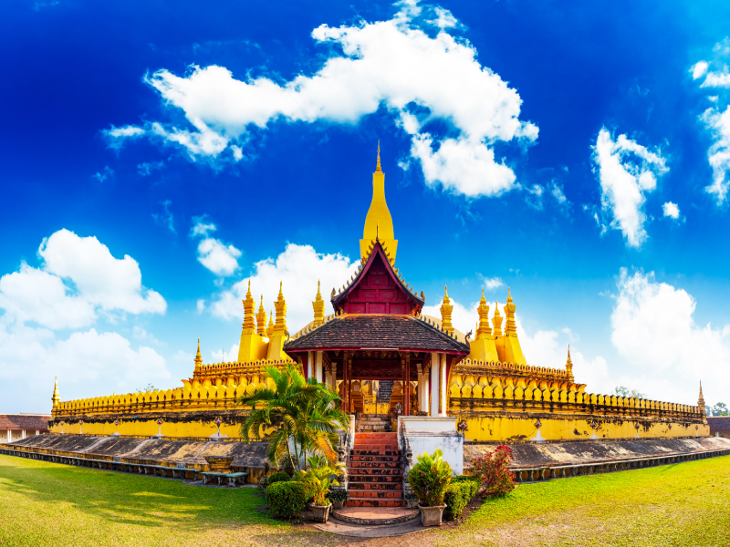 วัดพระธาตุหลวง - เวียงจันทร์ เที่ยวลาว