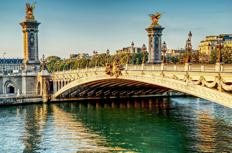 สะพานอเล็กซานเดอร์ที่ 3 ปารีส ฝรั่งเศส