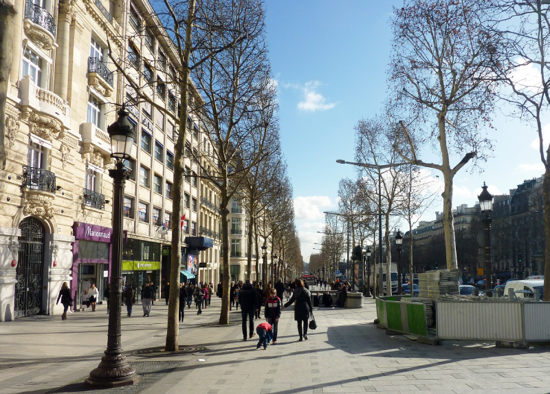 ถนนช็องเซลีเซ ถนนที่มีชื่อเสียงที่สุดของฝรั่งเศส