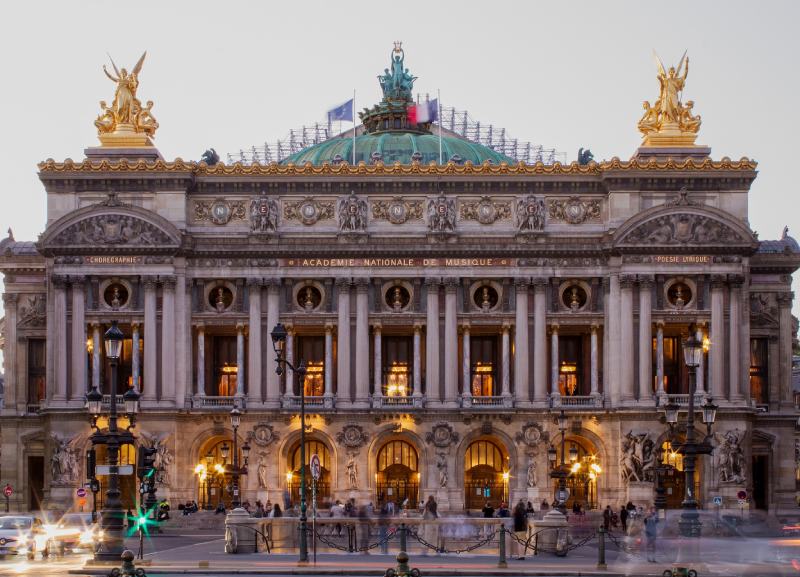 โรงอุปรากรปาแลการ์นีเย่ (Palais Garnier) หรือ Paris Opera