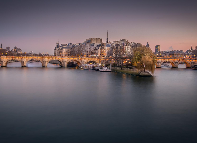 เที่ยวชมปารีส สะพาน Pont Neuf