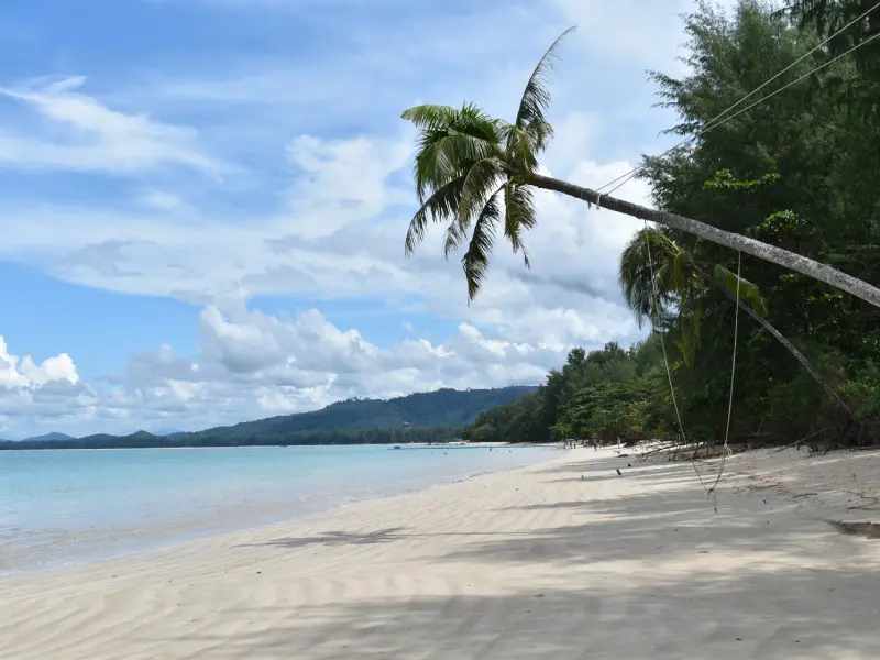 ทะเลภาคใต้ หาดบางสัก จังหวัดพังงา