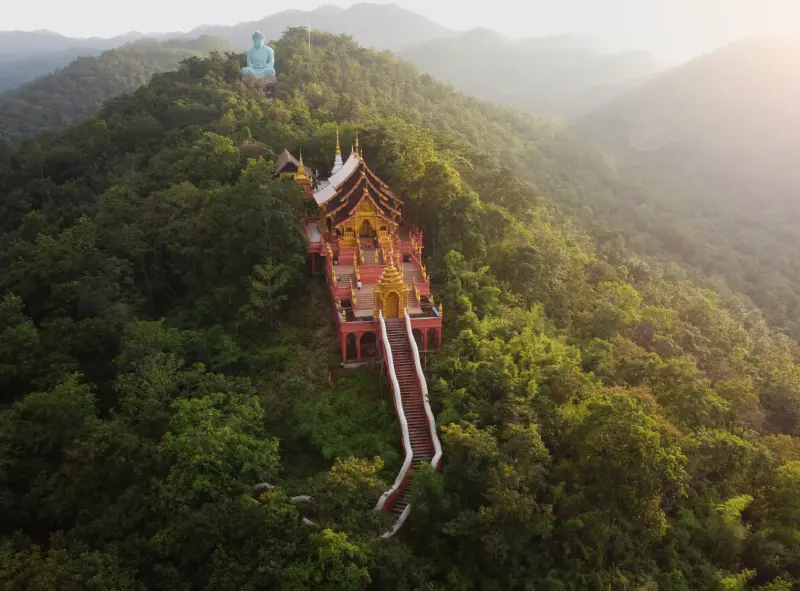 10 วัดบนเขา ชมความสวยพร้อมไหว้พระทำบุญขอพร