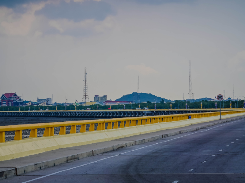 สะพานชลมารควิถี จุดชมวิวเมืองชลบุรี