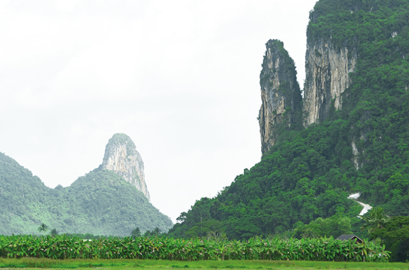 ภูเขาอกทะลุ