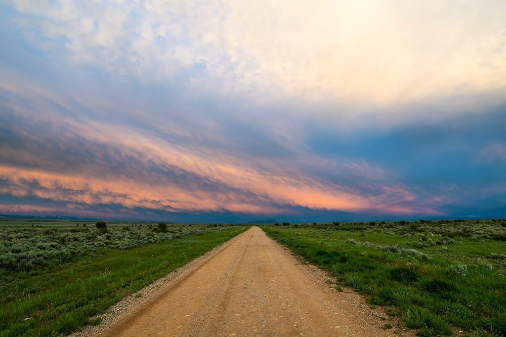 Tour Divide เป็นงานแข่งปั่นจักรยาน Off-road ซึ่งมีเส้นทางในเทือกเขาร็อกกี้จากประเทศแคนาดาลากยาวมาจนถึงเขตชายแดนของประเทศเม็กซิโก