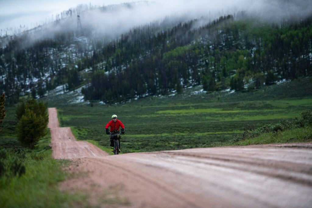 Tour Divide เป็นงานแข่งปั่นจักรยาน Off-road ซึ่งมีเส้นทางในเทือกเขาร็อกกี้จากประเทศแคนาดาลากยาวมาจนถึงเขตชายแดนของประเทศเม็กซิโก