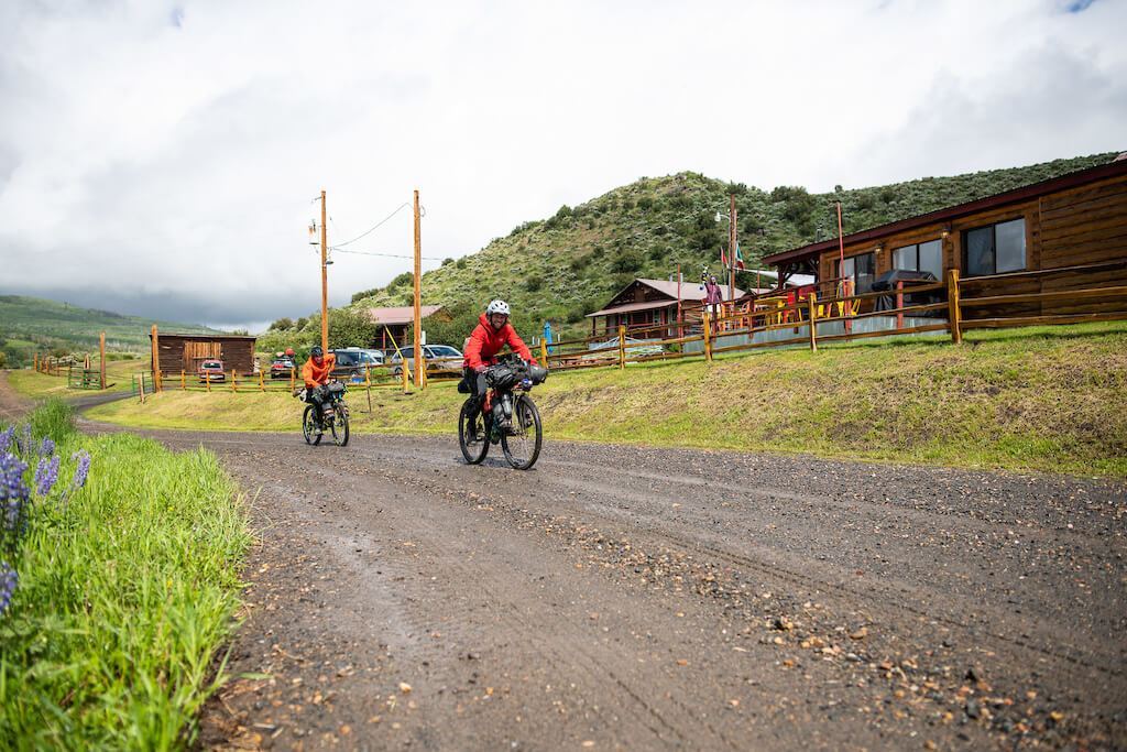 Tour Divide เป็นงานแข่งปั่นจักรยาน Off-road ซึ่งมีเส้นทางในเทือกเขาร็อกกี้จากประเทศแคนาดาลากยาวมาจนถึงเขตชายแดนของประเทศเม็กซิโก