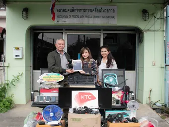 เคทีซีต่อยอด E-Waste สู่เศรษฐกิจหมุนเวียน ส่งมอบอุปกรณ์อิเล็กทรอนิกส์ใช้แล้ว สร้างรายได้ผู้พิการ หนุน SDGs ภาคธุรกิจ