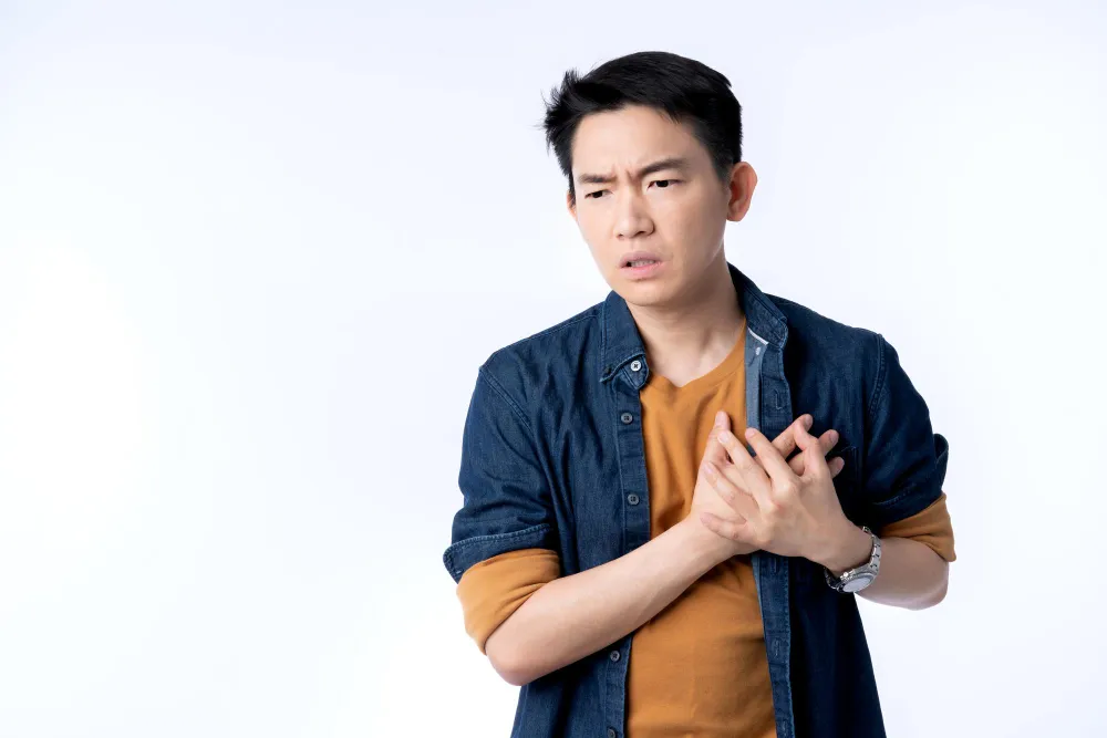 โรคหลอดเลือดหัวใจคืออะไร? อาการเตือนที่ไม่ควรมองข้าม
