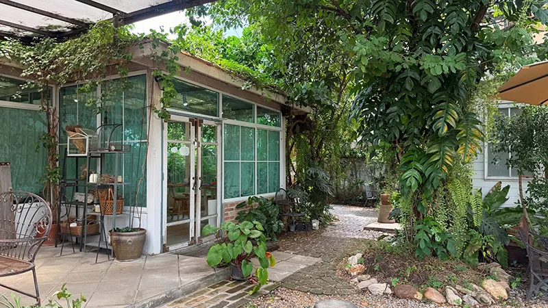 คาเฟ่นั่งทำงาน บรรยากาศดี ที่ไหนดีในกรุงเทพฯ 